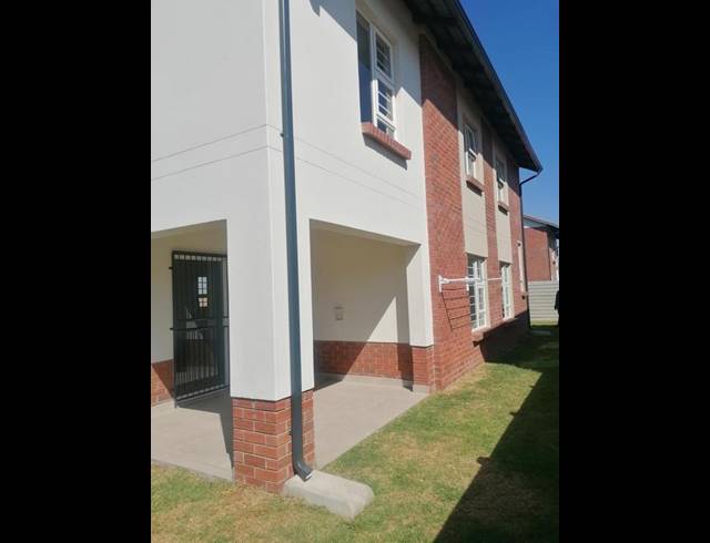 4 BEDROOM TOWNHOUSE FOR SALE IN PARKDENE